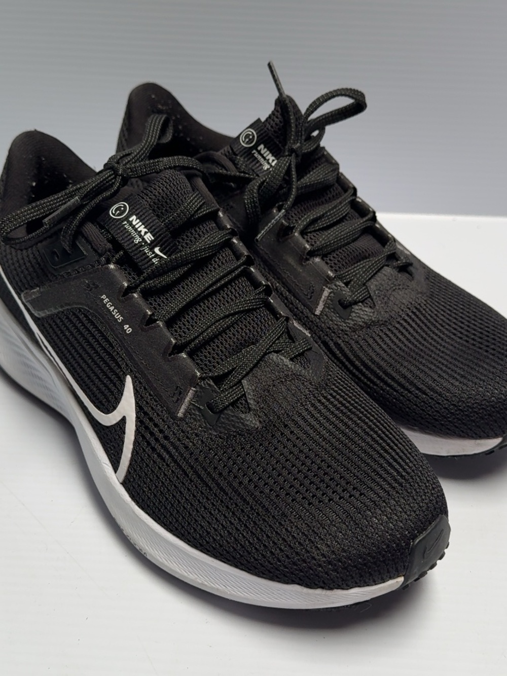 Nike Women's Zoom Pegasus 40 Running Sneakers Sz. 8.5